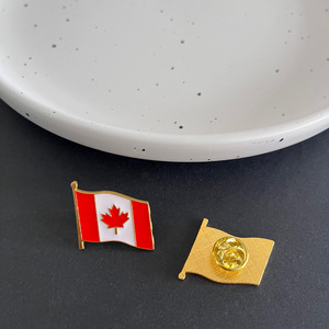 加拿大高端漆面金属小众旗帜蝴蝶扣套装配饰别针徽章胸针 - Product Image 3