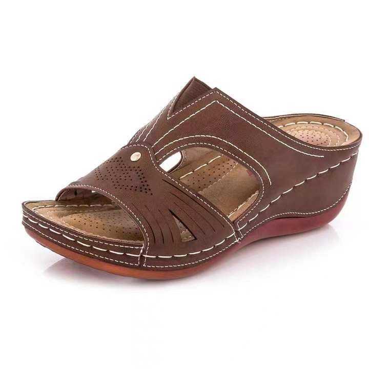 สีน้ำตาลเข้ม