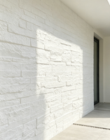 Panneaux de pierre flexibles blanc mat aspect roche brisée, imperméables, en argile modifiée MCM pour revêtement mural