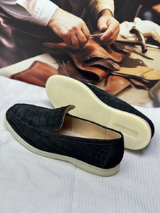 Mocasines de Piel de Cocodrilo 100% Auténtica en Color Negro |   Zapatillas sin cordones con acabado mate |   Zapatos Casuales para Hombre con Suela de Goma Resistente - Product Image 3