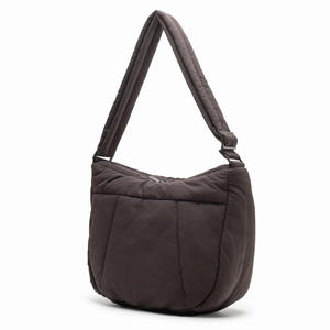 กระเป๋าสะพายไหล่น้ำหนักเบามีสายปรับได้ออกแบบโลโก้ได้ตามต้องการ - Product Image 3