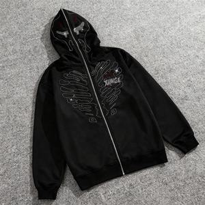 Sudadera con capucha y cremallera completa unisex personalizada 2025 con pedrería, estilo urbano, estampado gráfico de calavera con pedrería, sudadera oversize de corte holgado - Product Image 2