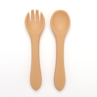 Ensemble cuillère et fourchette en silicone pour bébé, vaisselle d'apprentissage pour tout-petits, manche incurvé facile à saisir, qualité alimentaire, résistant à la chaleur