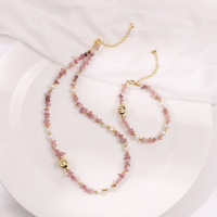 Ensemble collier et bracelet en éclats d'opale rose irrégulière et perles, style bohème classique, pour les voyages en bord de mer, le quotidien et les tenues décontractées