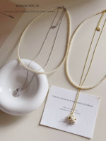 Colliers Pendentifs Perles Charmants et Polyvalents à Double Couche, avec Chaîne Argentée et Breloque Cheval en Zircon, pour Tenue Quotidienne Décontractée