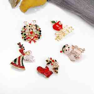 Broche de Noël tendance en cristal, motif arbre de Noël, élégante et polyvalente, accessoire de mode en forme de chat, vente en gros - Product Image 6