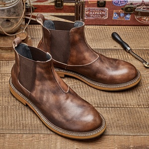 Bottes d'hiver pour hommes en cuir véritable vieilli, style britannique, fabriquées à la main, imperméables et antidérapantes pour l'extérieur - Product Image 5