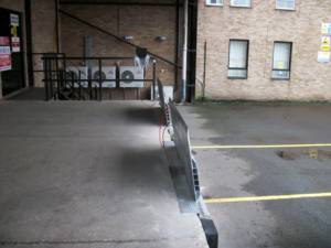 Rampa de Carga Manual Retráctil Resistente TM PEDANE-TR90A-W1650xL900MM-Riel de 3000mm-Aleación de Aluminio-6000kg - Product Image 2