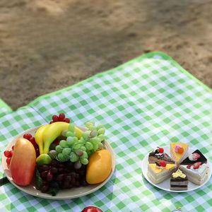 Couverture de pique-nique portable en tissu Oxford : Imperméable, tapis de camping pliable pour les aventures en plein air et les promotions - Product Image 2