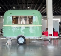 Remorque alimentaire mobile à 4 roues en acier inoxydable avec four, friteuse, table vapeur, pour restauration commerciale, personnalisable, pour snacks et bière