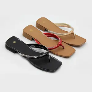 Chaussures de créateur pour filles avec strass de luxe pantoufles personnalisées pour femmes et dames vente en gros de sandales de plage à plateforme