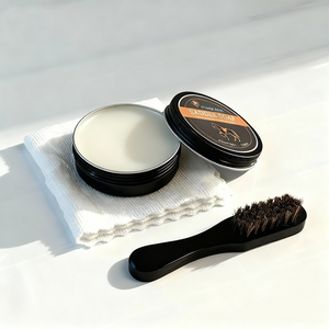 Juego de Cuidado y Limpieza con Jabón para Sillas de Montar de 100 ml, Incluye Toallas y Cepillos para Zapatos, Fácil de Limpiar Manchas y Suciedad - Product Image 1