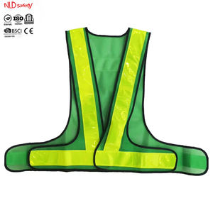 سترة أمان عاكسة شبكية سميكة تسمح بالتهوية مع صدرية مخفية حمراء بإضاءة ليد قابلة للتخصيص من Logoride سترة سفر أكثر أمانًا اختبار التصادم - Product Image 1