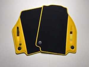 Tapis de sol adaptés à la Lamborghini URUS. Intérieur tout-terrain hybride Urus <span class=keywords><strong>SE</strong></span>. Tapis de sol en cuir entièrement recouvrants. - Product Image 5