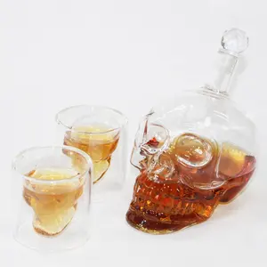 Bottiglia di vino a forma di botte di vino in vetro Decanter per whisky con supporto in legno