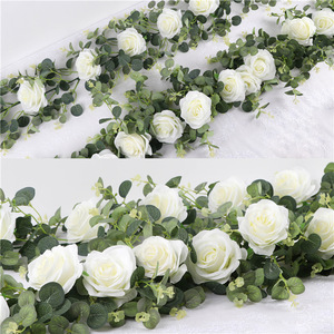 Guirnalda Decorativa Shinhana Jun de Eucalipto Artificial y Rosas, 200 cm, Blanca, para Bodas y Decoración del Hogar - Product Image 1
