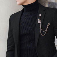 Broche en strass de luxe coréenne, motif note de musique, avec chaîne à pampilles guitare, épingles de revers et boucle de costume pour homme
