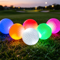 Balles de golf LED lumineuses fabriquées directement en usine, avec une autonomie de 40 à 50 heures, pour l'entraînement nocturne et les jeux en extérieur