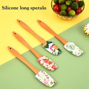 Silicone Cream Cake Spatula Flower Pattern Chocolate Butter Mixing Scraper with Wooden Handle Kitchen Pastry Baking Tools - Product Image 3