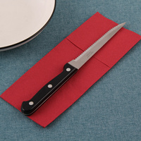 Serviettes en papier Airlaid 1 pli en pâte de bois vierge, rouge élégant, jetables, 8 plis, avec pochette pour couverts, pour mariage, logo personnalisé