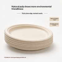 Assiette jetable écologique en pulpe de canne à sucre, disponible en plusieurs tailles ; design minimaliste et tendance, idéale pour les desserts
