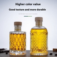 Mini bouteilles en verre de haute qualité pour l'aromathérapie de parfum de liqueur de whisky de vodka avec des bouchons de liège-50ml 100ml 150ml 200ml