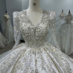 Robe de mariée princesse à col en V et manches longues pour femme, en dentelle avec traîne, jolies robes de mariée Xs068 - Product Image 5