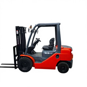 Chariot élévateur Toyota 8F de haute qualité, 2,5 tonnes, mât à trois sections, pneus pleins, type siège, pour utilisation en intérieur - Product Image 4