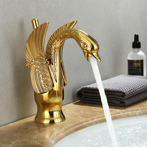 Grifo de Lavabo de Lujo con Doble Manija Artística, Diseño de Cuello de Cisne Dorado, en Latón - Product Image 1