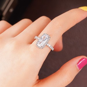 Anello Geometrico Rettangolare con Zirconi, Gioiello da Donna alla Moda per Fidanzamento, Uso Quotidiano, Idea Regalo - Product Image 6