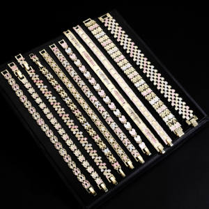 Pulsera de reloj de eslabones cubanos multiestilo, de lujo, con incrustaciones de circonitas/corazones/escamas de serpiente/cadena de reloj para mujer, pulsera de joyería al por mayor - Product Image 1