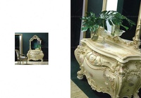 Coiffeuse de luxe blanche style français, table en bois beige sculpté