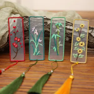 Kit de bordado de marcapáginas transparente para principiantes Kit de bordado a mano Kit completo de bordado de flores modernas
