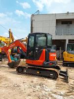Petite mini-pelle de 5 tonnes la plus populaire et la plus vendue ZX55USR-5A d'occasion Hitachi de marque japonaise en stock de haute qualité à vendre