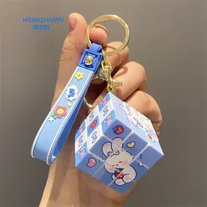 Corée du Sud petits cadeaux idées Creative Rubik's Cube anime porte-clés sac pendentif enfants en plastique voiture acrylique porte-clés en gros