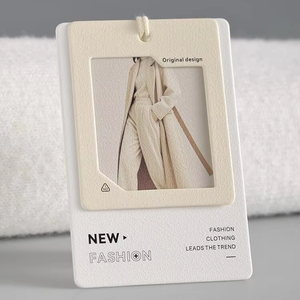 Thẻ Giấy thời trang sang trọng tùy chỉnh với tên riêng và logo thẻ chuỗi không thấm nước cho quần áo và vớ - Product Image 2