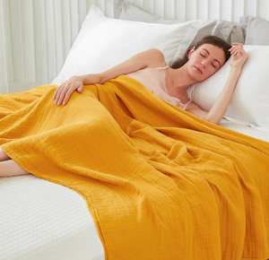 Plaid en <span class=keywords><strong>Gaze</strong></span> Tricotée Lyocell/<span class=keywords><strong>Coton</strong></span> 6 Couches Jaune <span class=keywords><strong>Moutarde</strong></span> Hypoallergénique Léger et Doux pour Lit et Voyage Toutes Saisons - Product Image 4