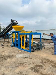 Máy làm khối rỗng trứng di động QT4-24 cho dây chuyền sản xuất gạch bê tông - Product Image 6