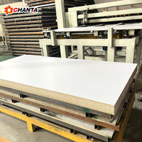 Panneau de particules mélaminé double face 1220x2440mm, panneau MDF moderne résistant à l'humidité, couleur blanche, certifié