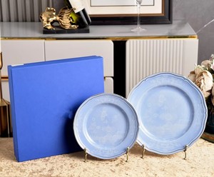 Assiettes en porcelaine florales rétro européennes de luxe, lot de 2, bleu et or vintage, vaisselle en céramique, coffret cadeau pour mariage - Product Image 3