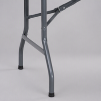 Table pliante en PVC moulé par soufflage de 1,80 m, robuste, blanche, en fer, moderne, 8 places, pour plage, camping, pique-nique, restauration, extérieur, avec pieds en forme de wishbone
