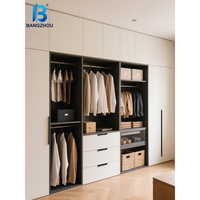 Armoire sur mesure écologique, design moderne, en bois, pour chambre à coucher, avec intérieur en bambou et éclairage LED