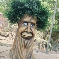 Parc d'attractions drôle Artificial Animatronic Lifelike Talking Tree à vendre