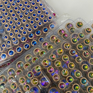 Nút áo trang trí kiểu dáng đẹp, bán buôn, mặt đá pha lê tròn, nút pha lê, nút đính đá, nút có chân dùng để may áo khoác - Product Image 2