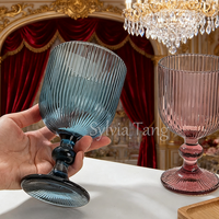 Vente en gros Gobelet personnalisé de couleur vintage gaufré résistant à la chaleur Gobelets à vin en verre pour boire du jus de bière Gobelets à vin en verre