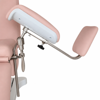 Fauteuil de soin esthétique électrique rose poudré avec repose-jambes, télécommande, inclinable et réglable en hauteur, pour examen gynécologique, salon et clinique