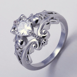 Anello Punk a Forma di Cuore con Teschio per Donne, Accessorio da Dito Audace e alla Moda, Regalo per Feste - Product Image 3