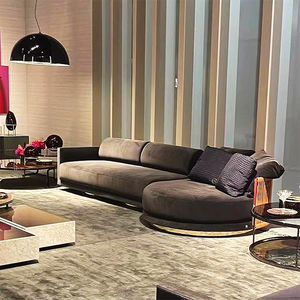 Sofá de Salón Curvo de Estilo Italiano de Lujo, Tapizado en Tela, para una Familia de Tres Personas, con Acabado en Cuero Mate - Product Image 1