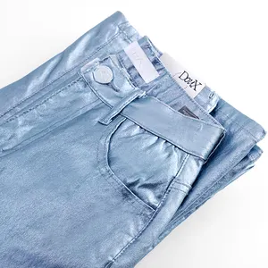 Tecido de sarja de alta elasticidade durável com trança metálica e revestimento PU, perfeito para meninos e meninas moda casual e jeans