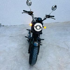<span class=keywords><strong>Moto</strong></span> Super <span class=keywords><strong>Mini</strong></span> 150 Retro Bobber d'occasion, finition noire, phare LED rond, siège bas, idéale pour débutant, trajets urbains, <span class=keywords><strong>mini</strong></span> cruiser - Product Image 3